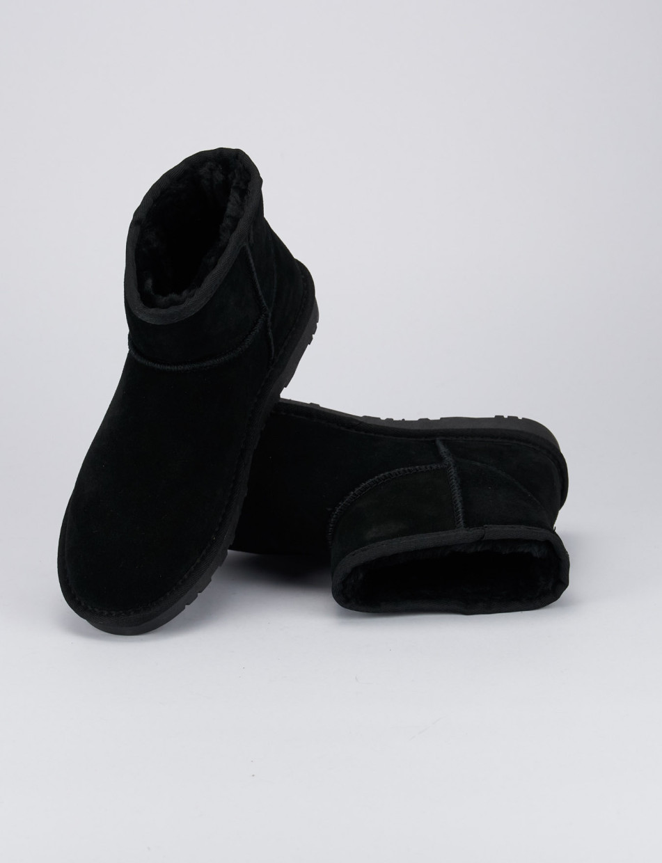 Low heel ankle boots heel 1 cm black chamois