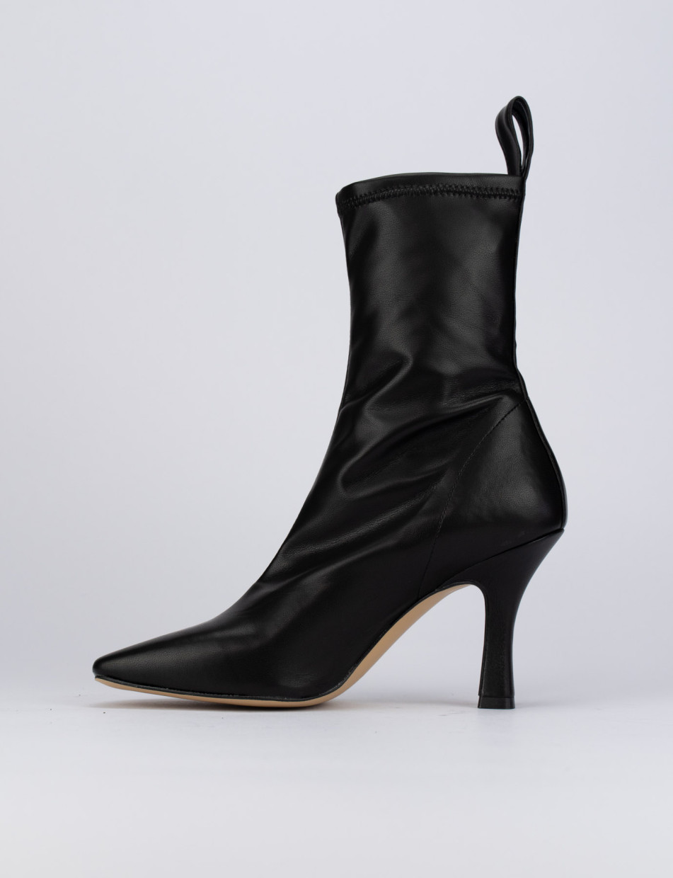 High heel ankle boots heel 8 cm black leather