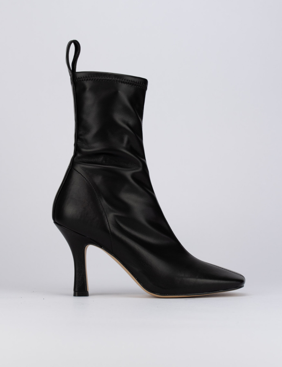 High heel ankle boots heel 8 cm black leather