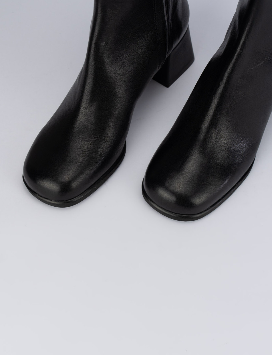 High heel ankle boots heel 6 cm black leather