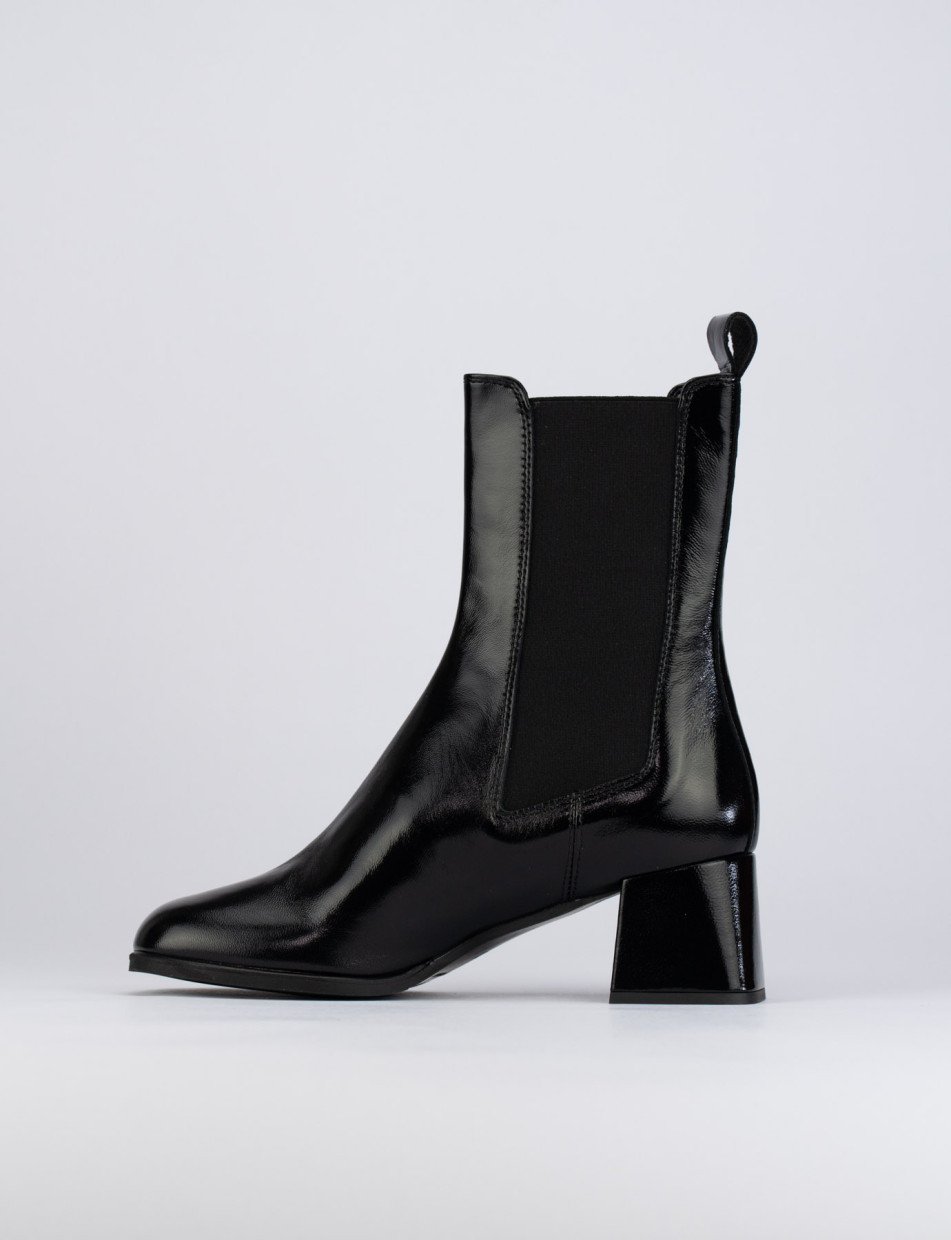 High heel ankle boots heel 5 cm black leather