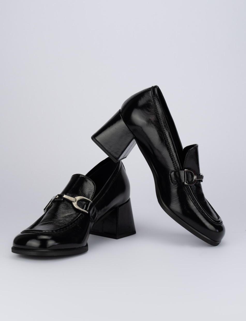 Loafers heel 5 cm black leather