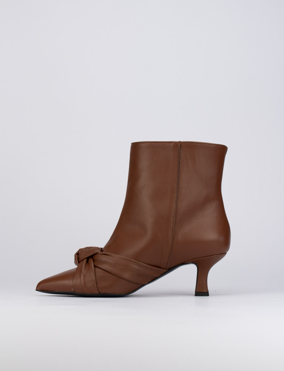 High heel ankle boots heel 5 cm brown leather