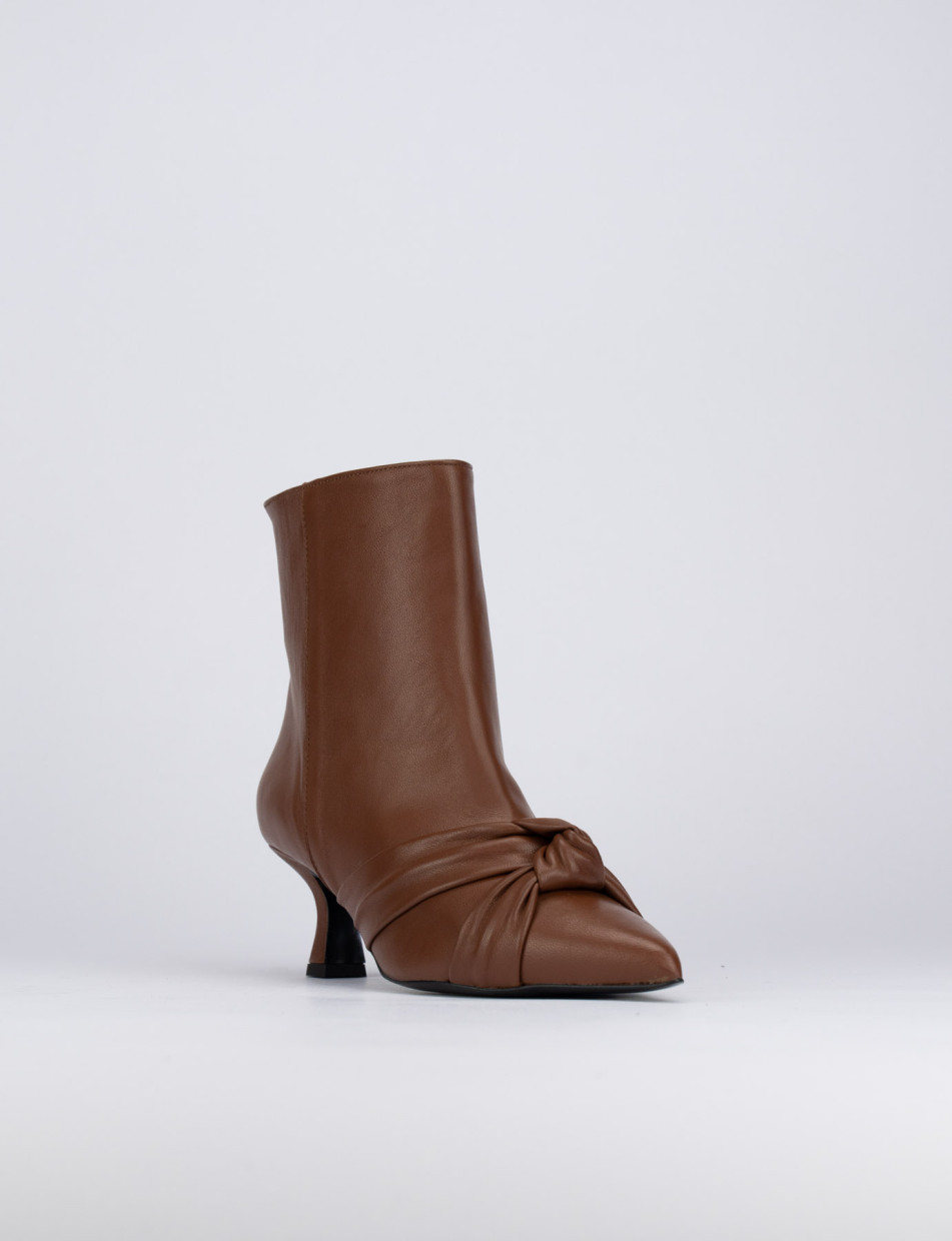 High heel ankle boots heel 5 cm brown leather