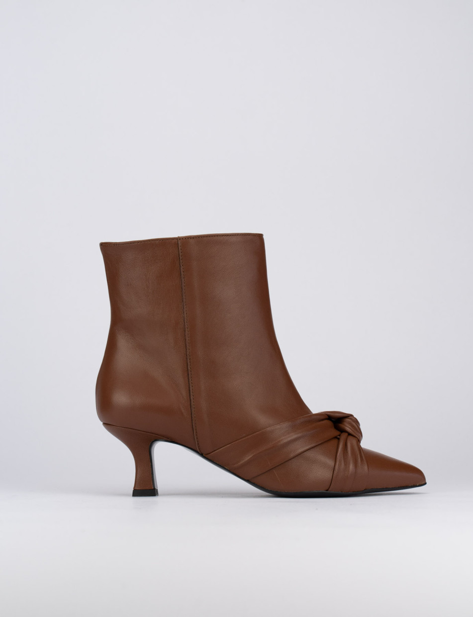 High heel ankle boots heel 5 cm brown leather