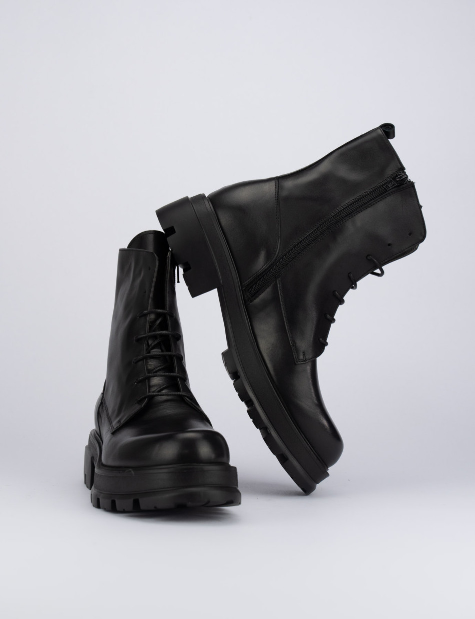 Combat boots heel 2 cm black leather