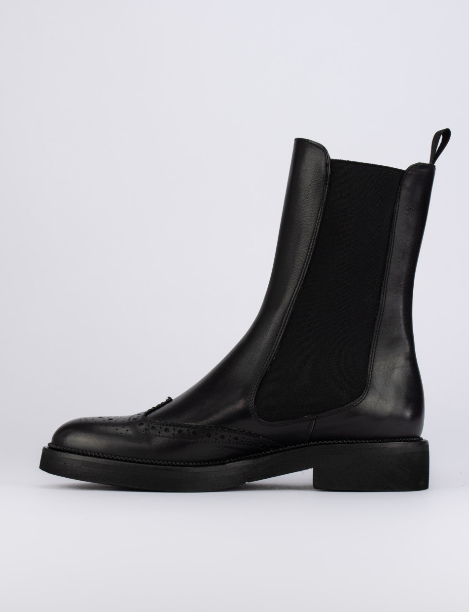 Low heel ankle boots heel 2 cm black leather
