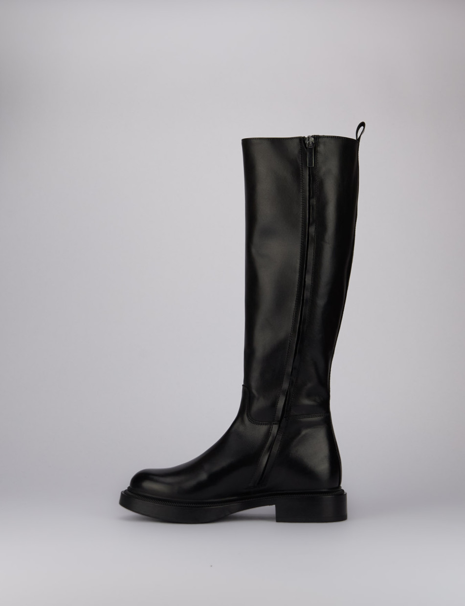 Low heel boots heel 1 cm black leather