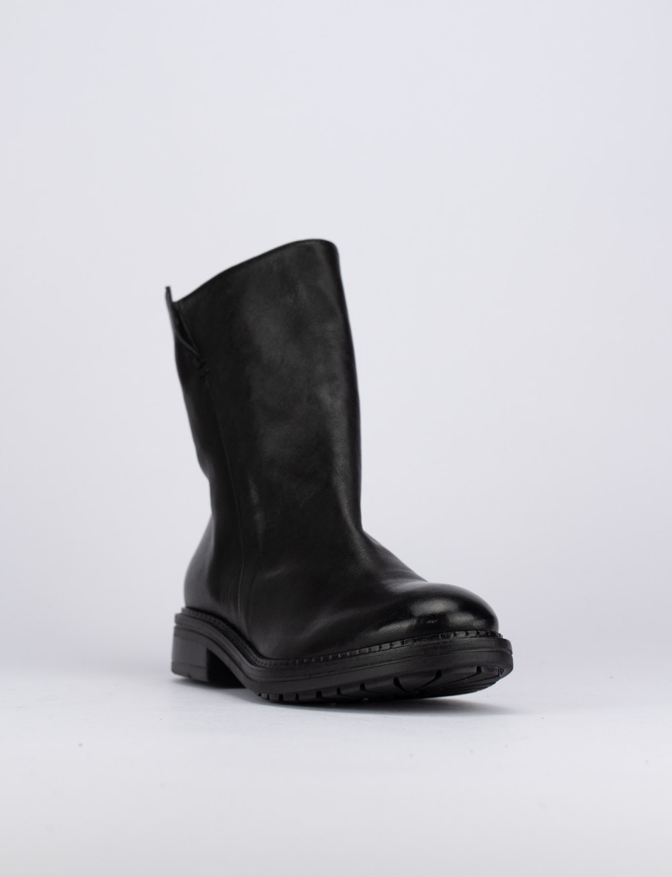 Low heel ankle boots heel 1 cm black leather