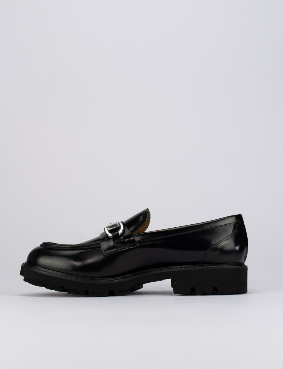 Loafers heel 1 cm black leather