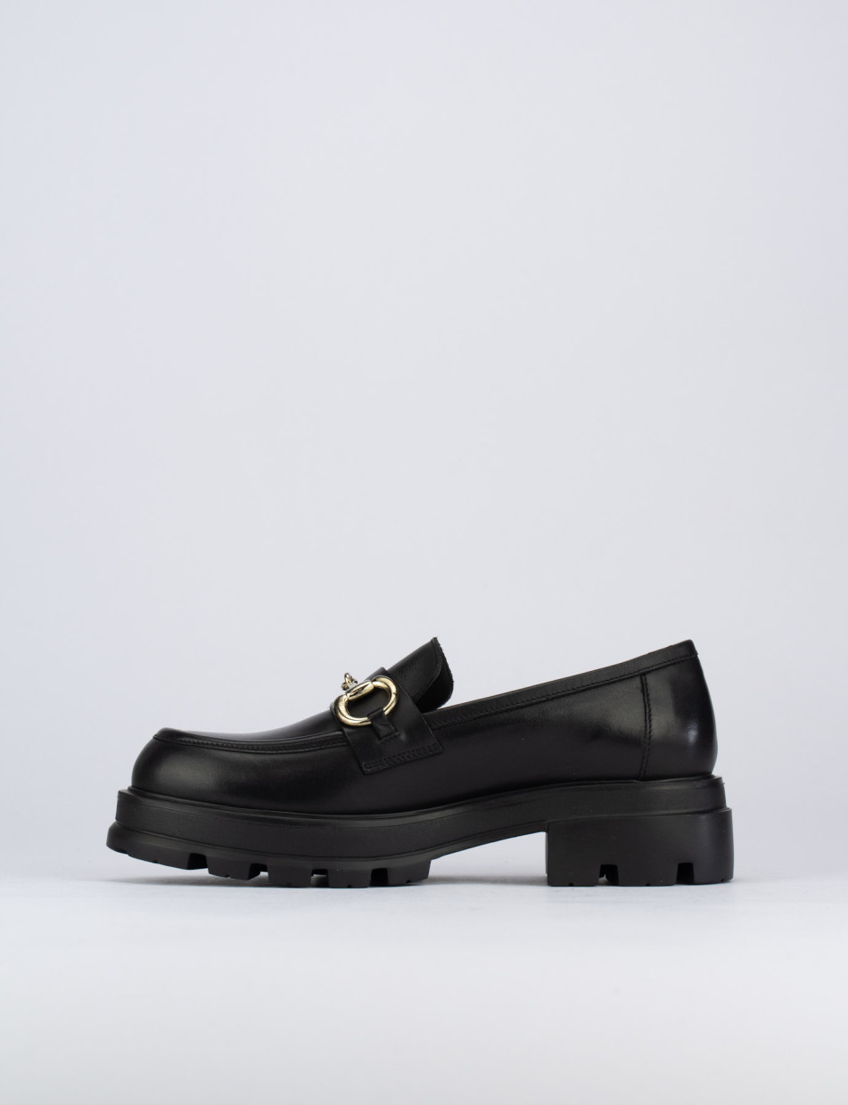 Mocassino tacco 2 cm nero pelle