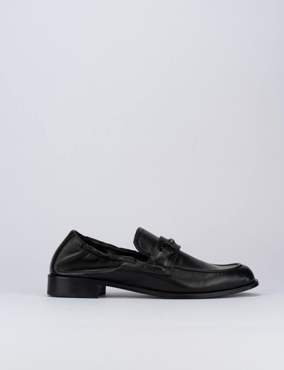 Loafers heel 1 cm black leather