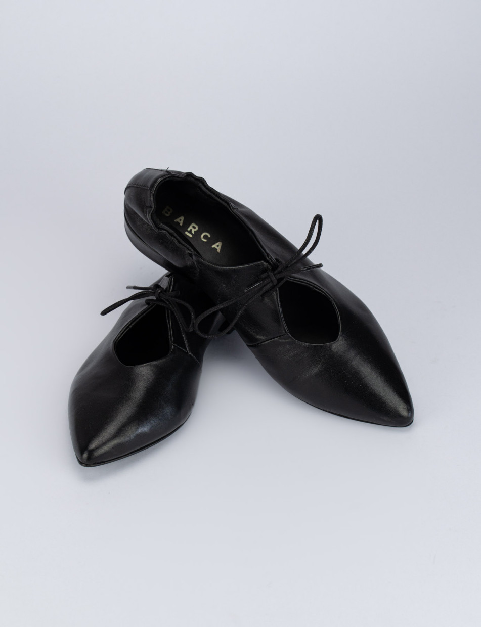 Lace-up shoes heel 1 cm black leather