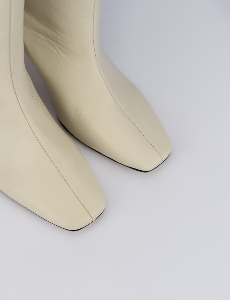High heel boots heel 8 cm white leather