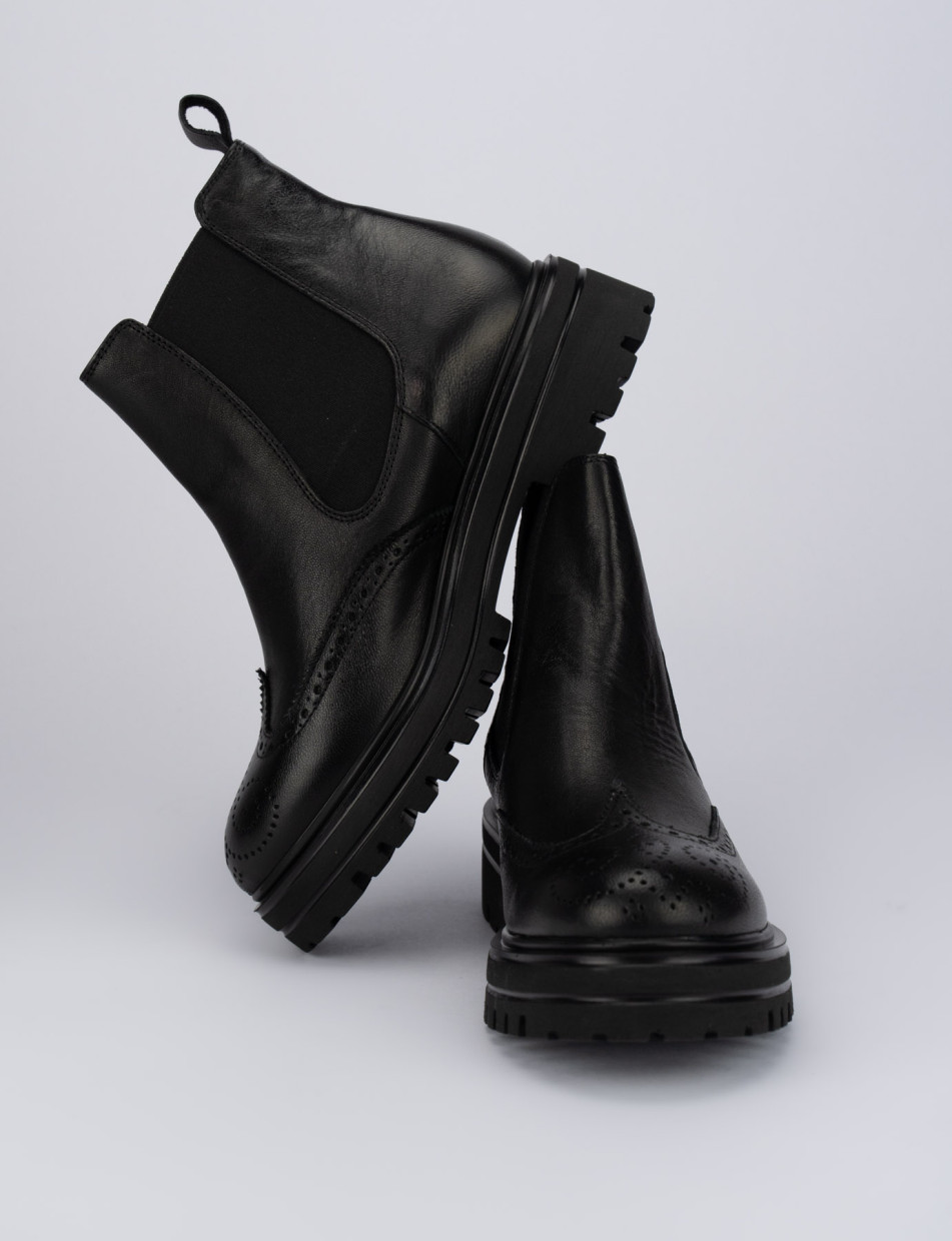 Low heel ankle boots heel 1 cm black leather