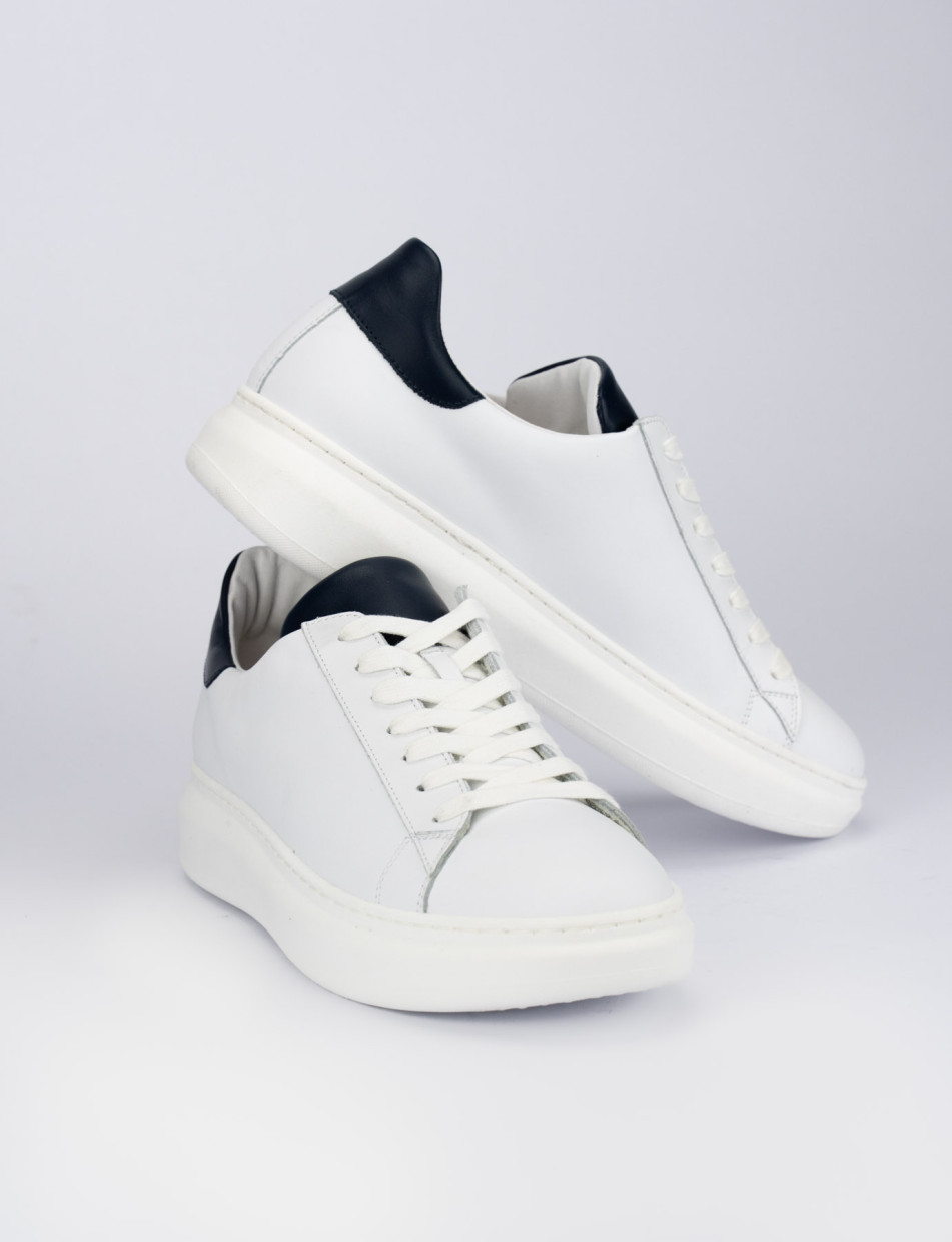 Sneakers white leather