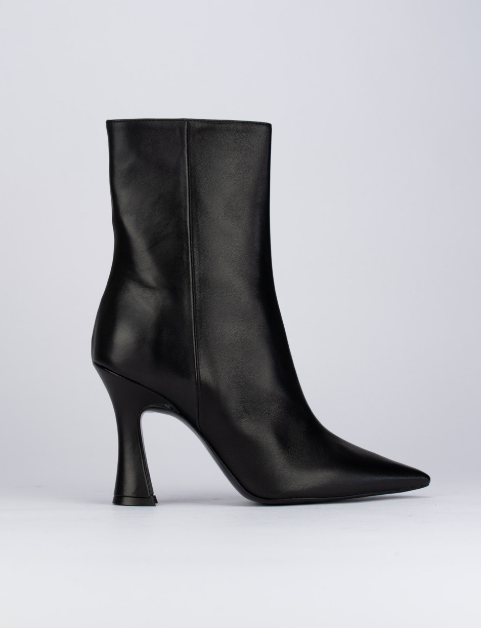 High heel ankle boots heel 9 cm black leather