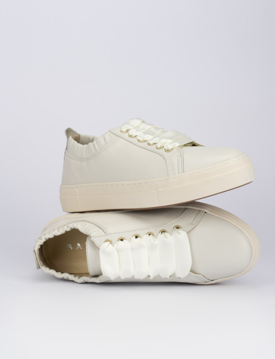 Sneakers beige leather