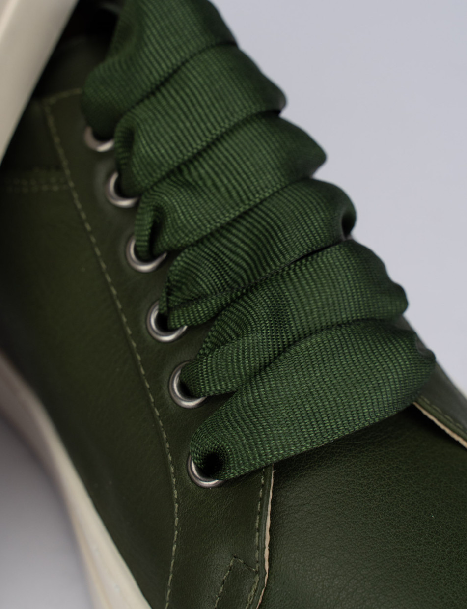 Sneakers green leather