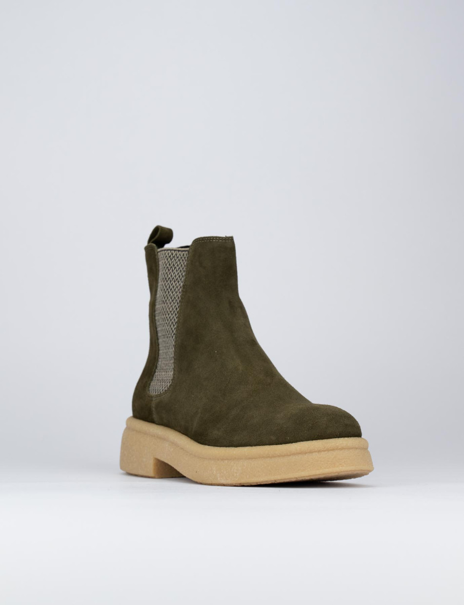 Low heel ankle boots heel 2 cm green chamois