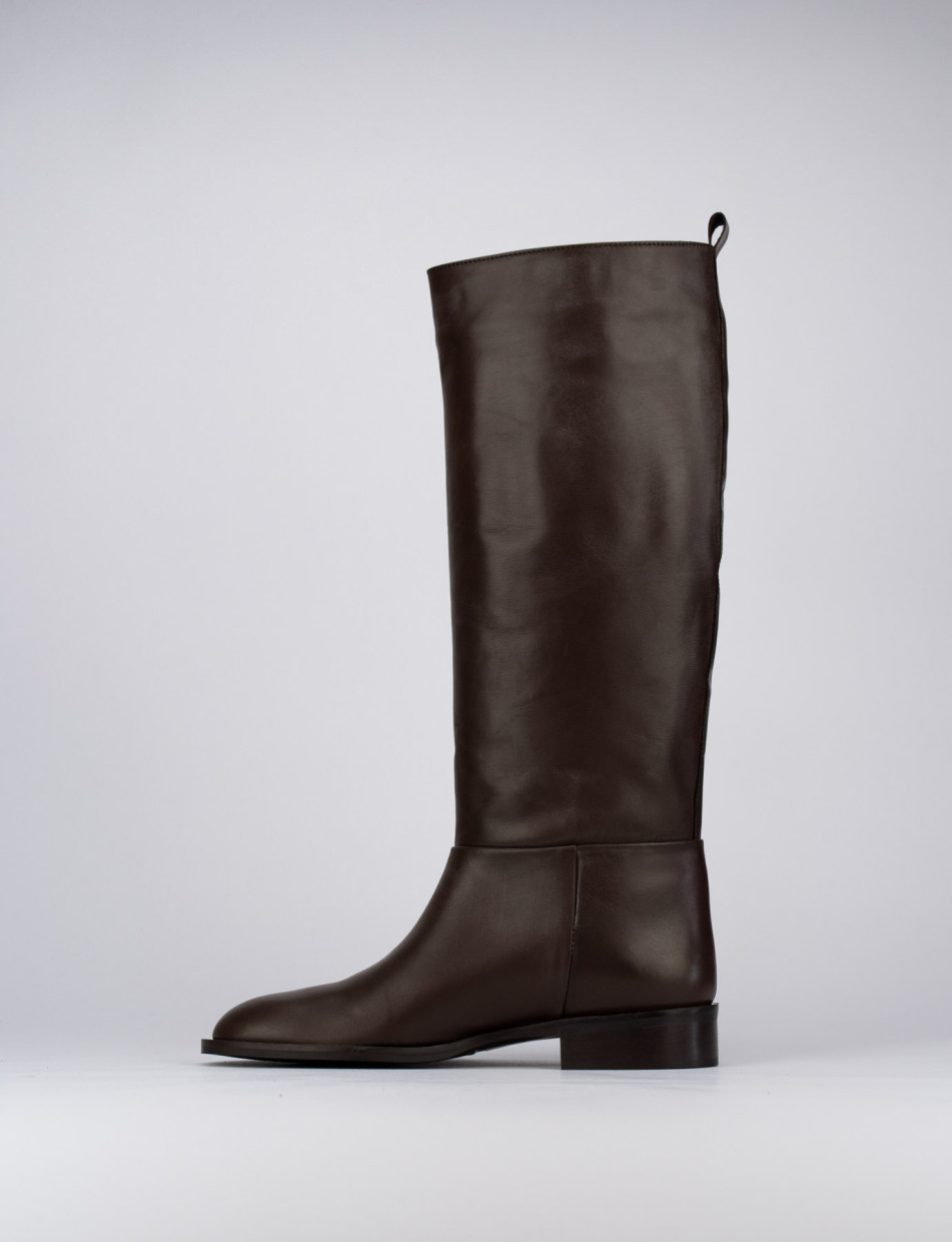 Low heel boots heel 1 cm dark brown leather