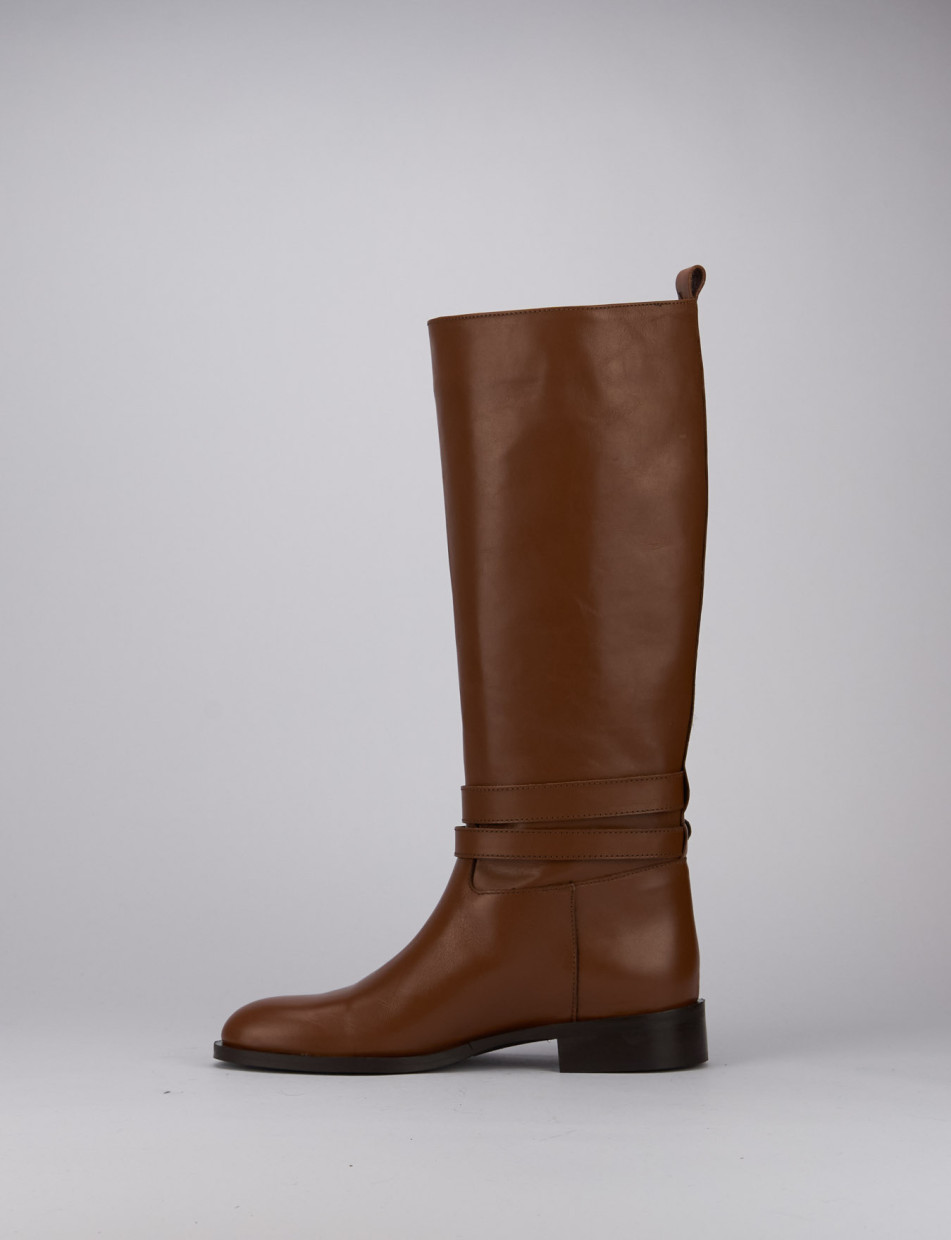 Low heel boots heel 1 cm brown leather