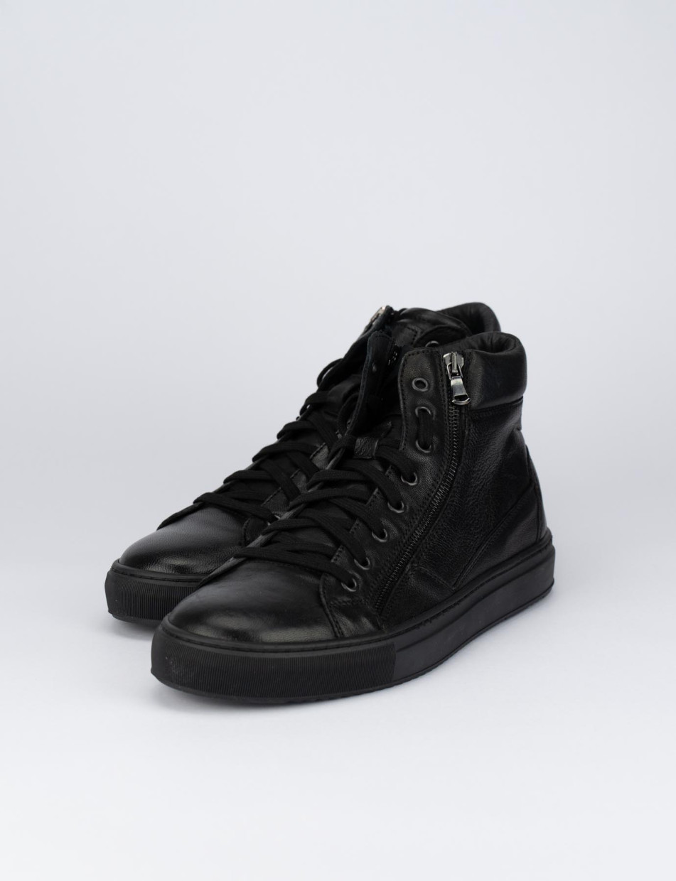 Sneakers black leather