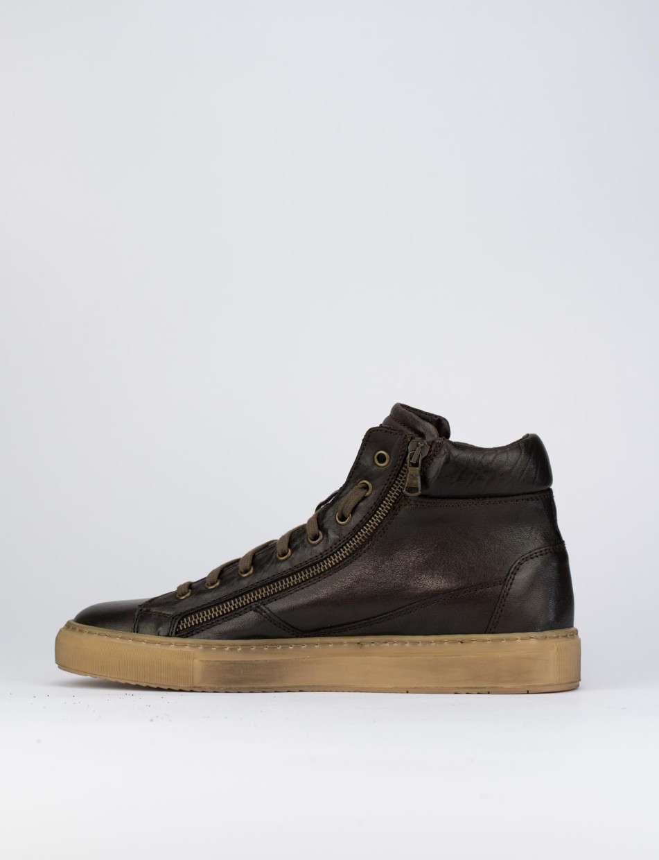 Sneakers dark brown leather