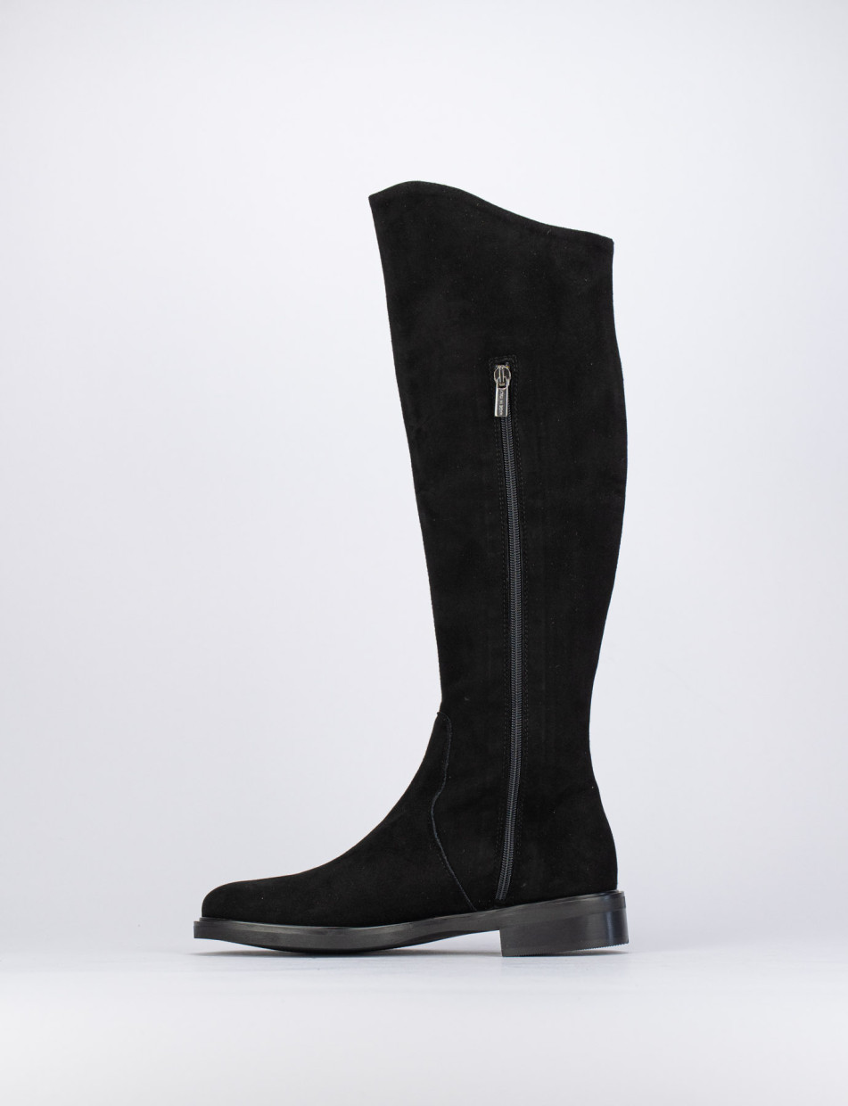 Low heel boots heel 2 cm black chamois