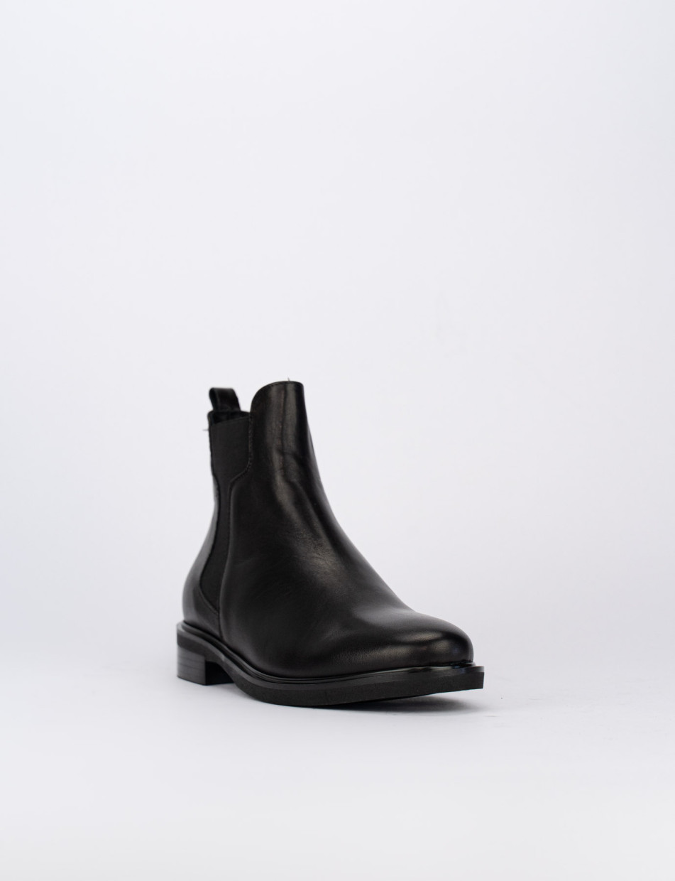 Low heel ankle boots heel 2 cm black leather