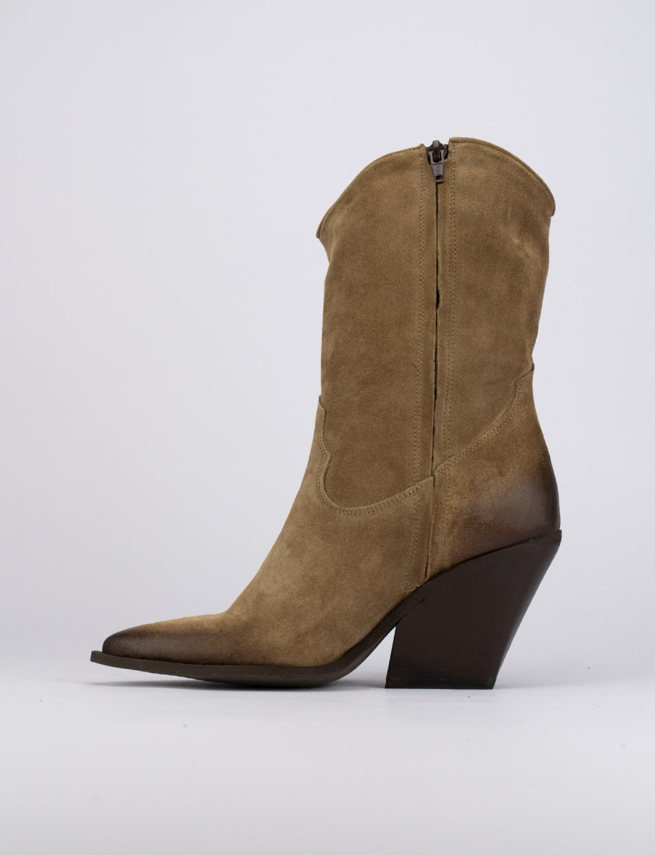 High heel ankle boots heel 8 cm brown chamois