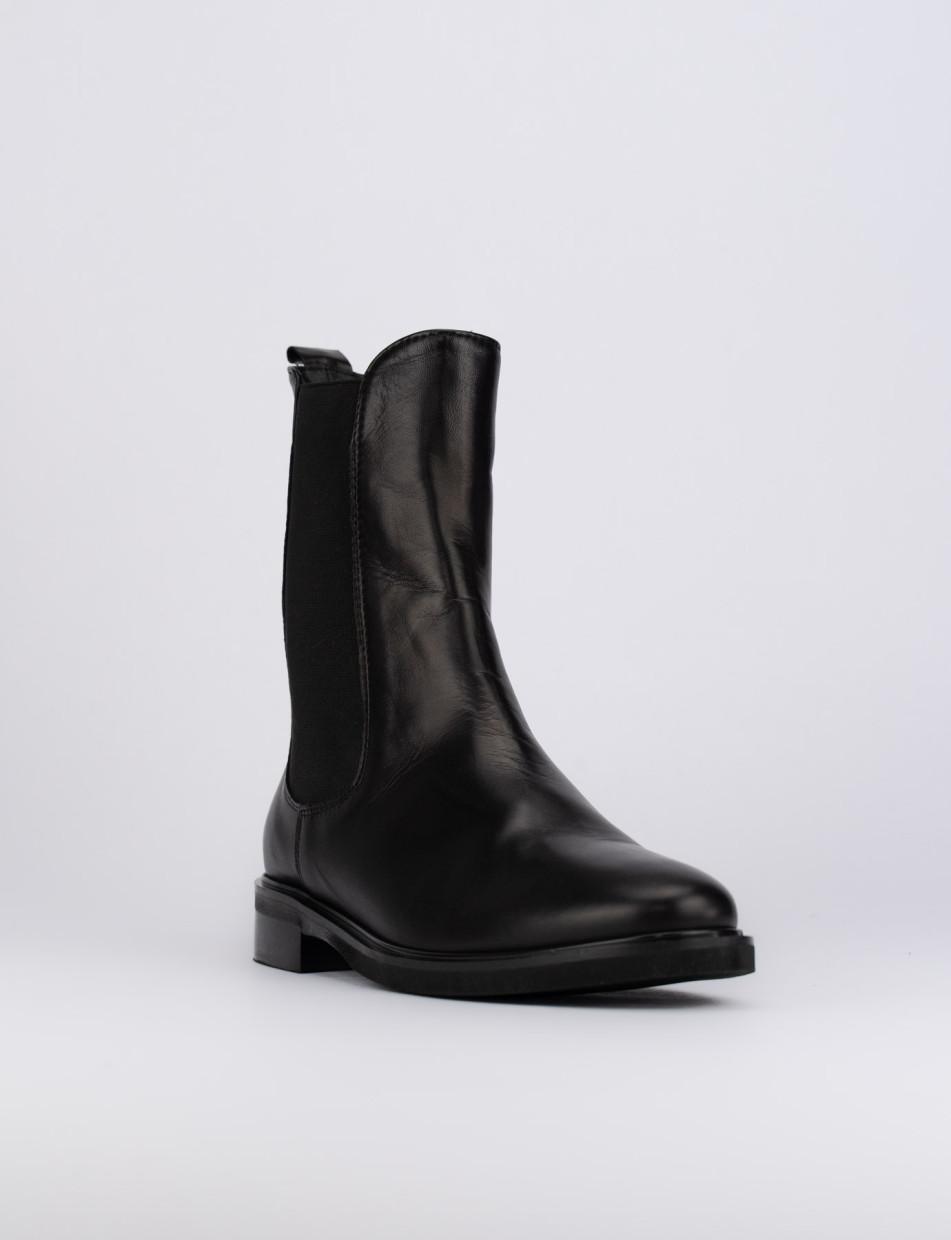 Stivaletti tacco 1cm pelle nero
