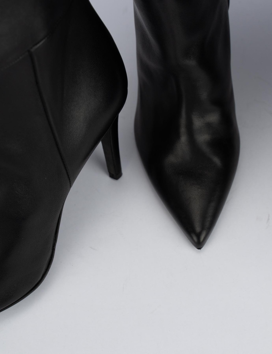 High heel boots heel 9 cm black leather