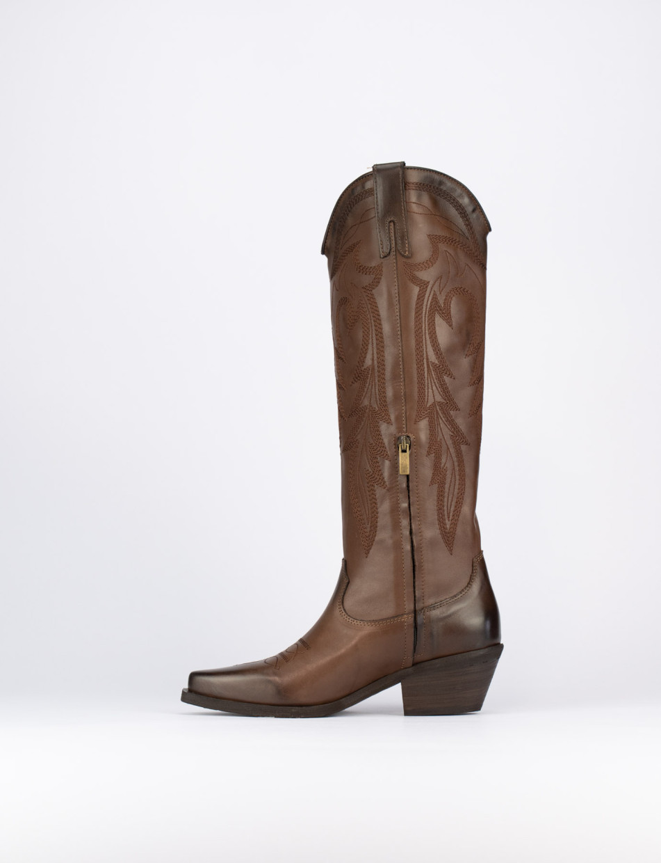 High heel boots heel 5 cm dark brown leather