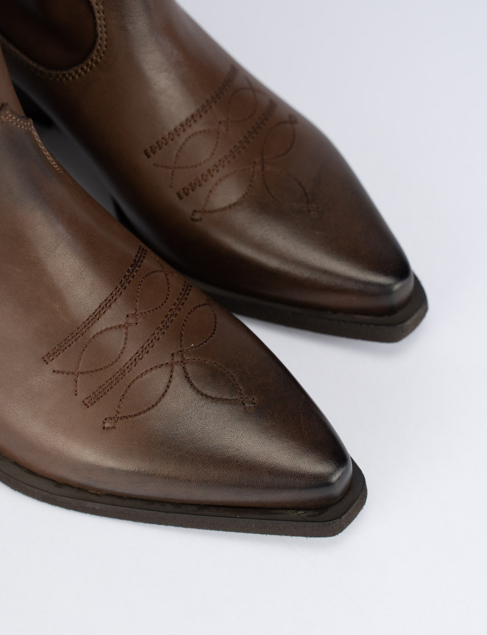 High heel boots heel 5 cm dark brown leather