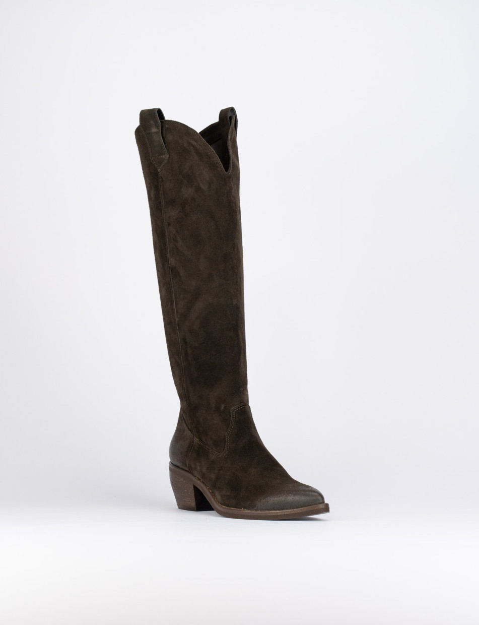 Stivale tacco 7 cm testa camoscio