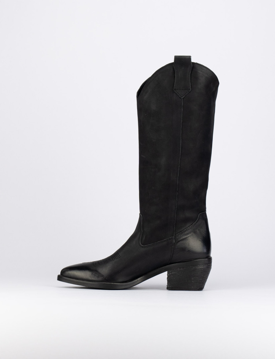 Low heel boots heel 3 cm black leather