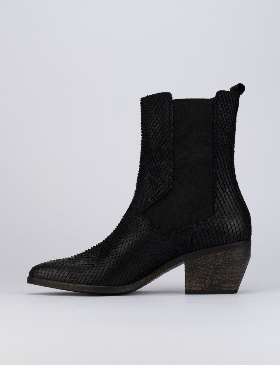 High heel ankle boots heel 5 cm black python