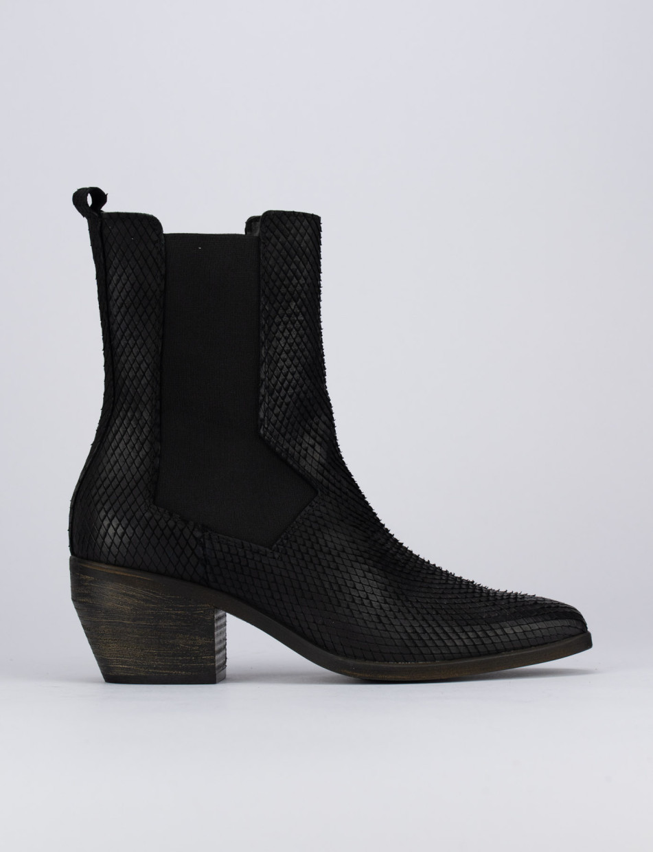 High heel ankle boots heel 5 cm black python