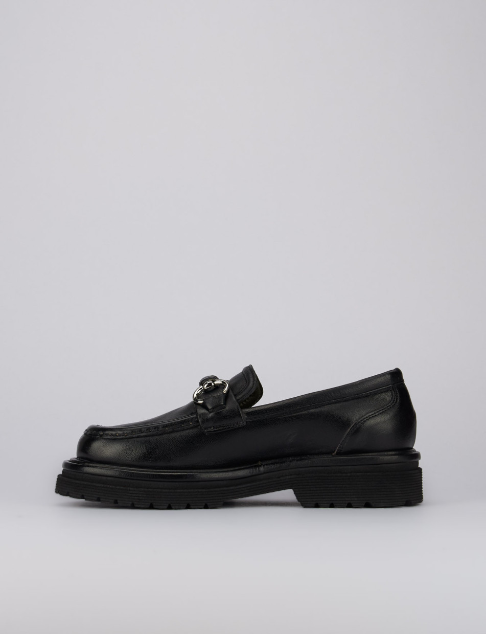 Loafers heel 1 cm black leather