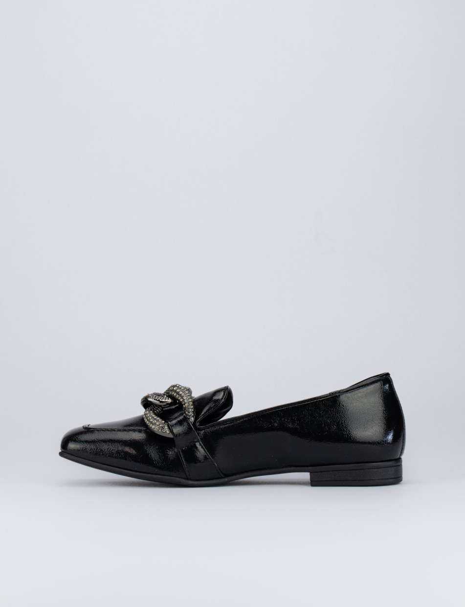 Loafers heel 1 cm black varnish