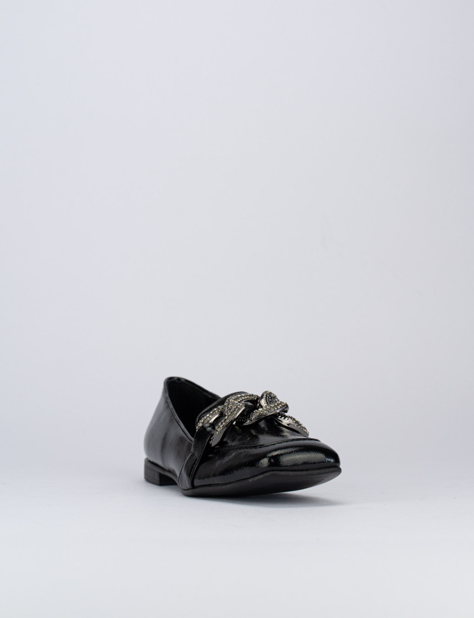 Loafers heel 1 cm black varnish