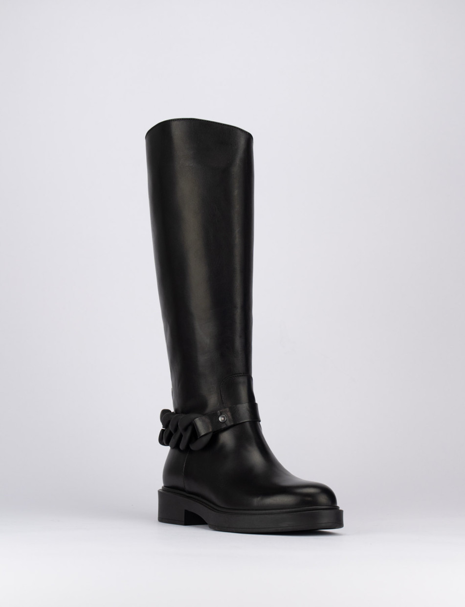 Low heel boots heel 1 cm black leather