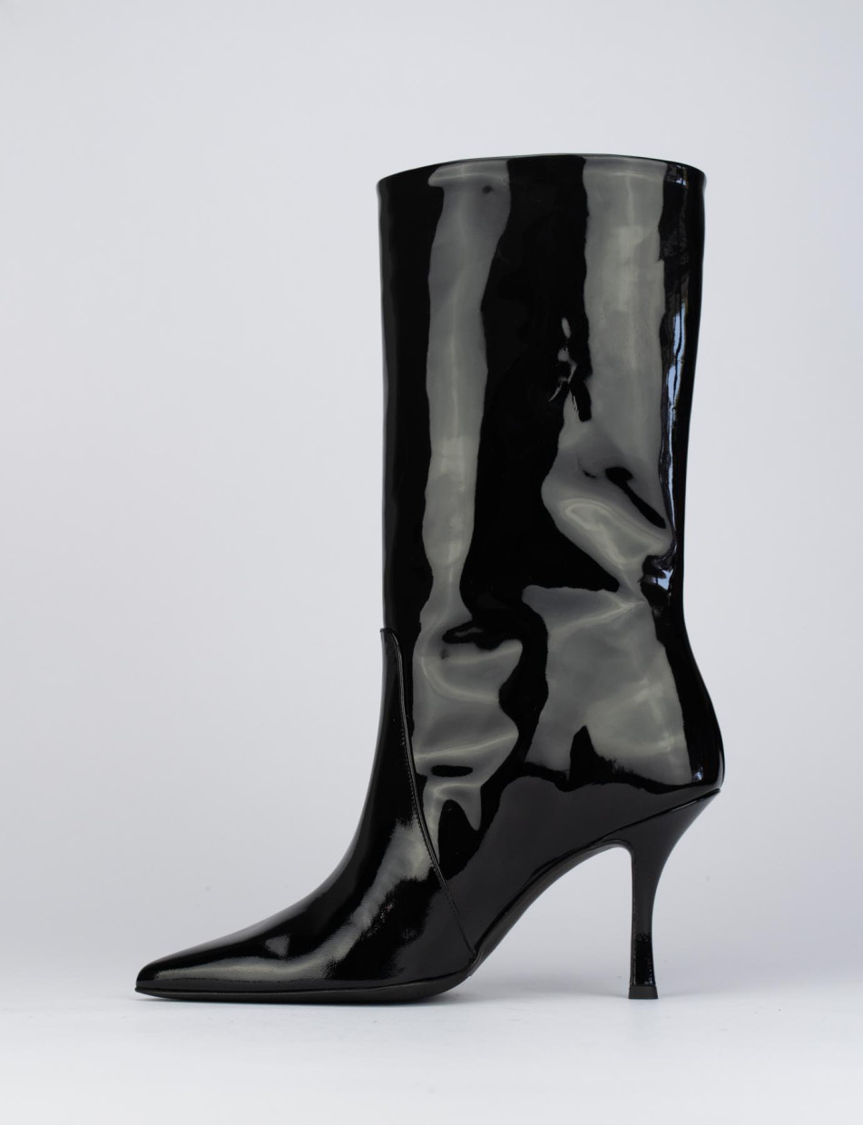 High heel boots heel 7 cm black varnish