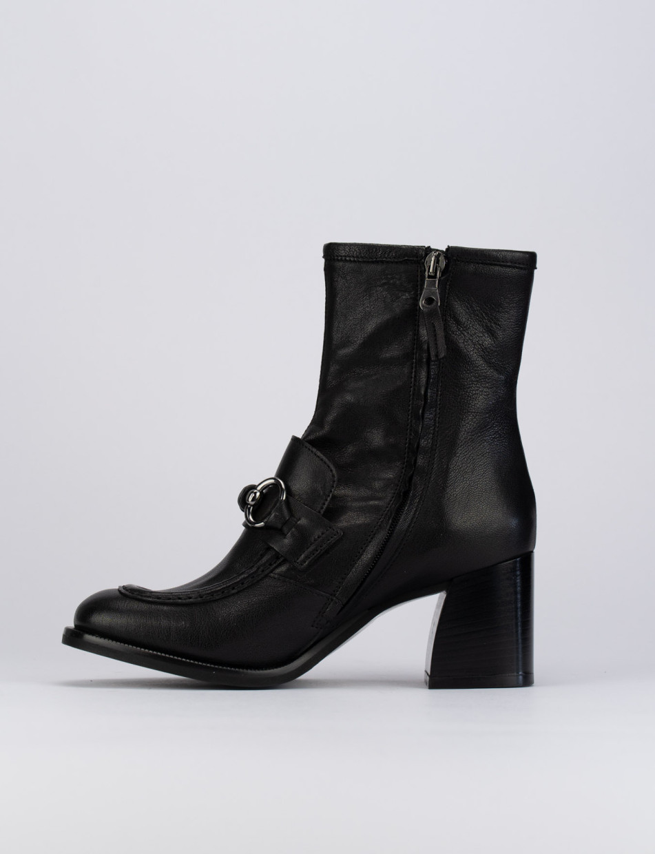 High heel ankle boots heel 7 cm black leather