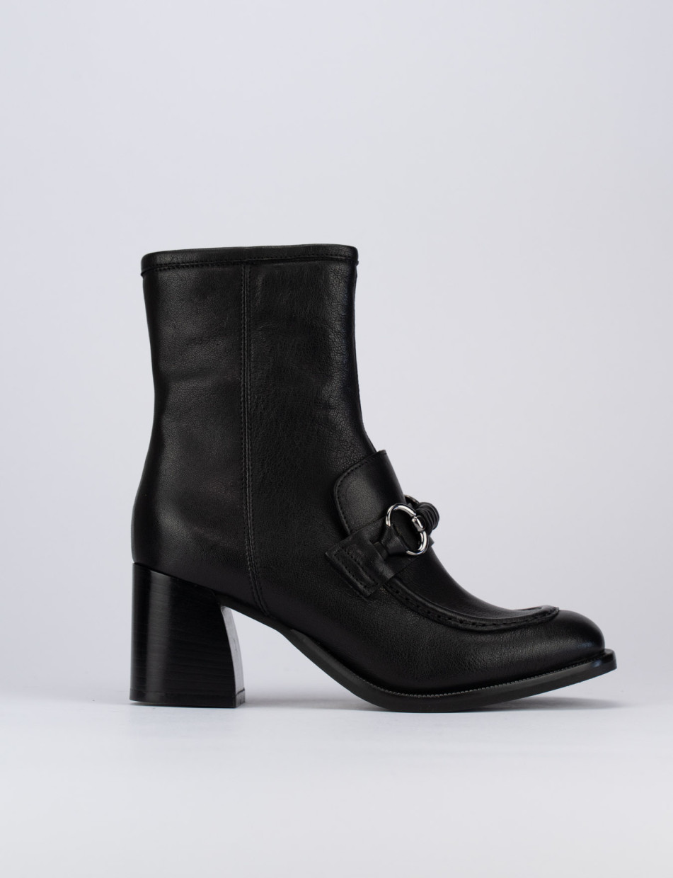 High heel ankle boots heel 7 cm black leather