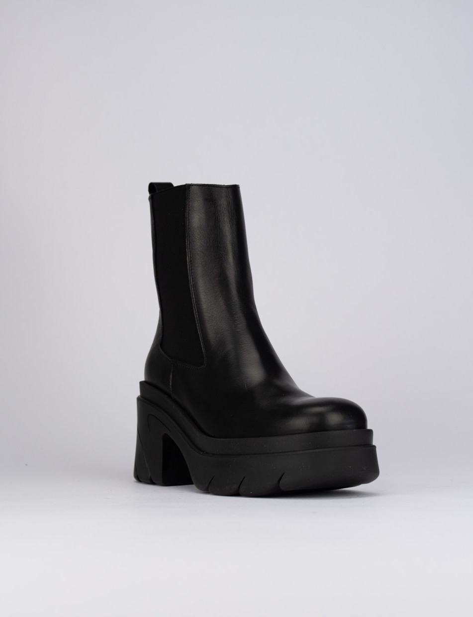 High heel ankle boots heel 9 cm black leather