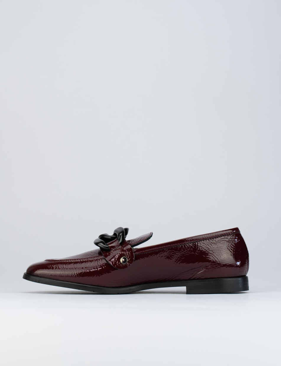 Mocassino tacco 1 cm bordo' vernice