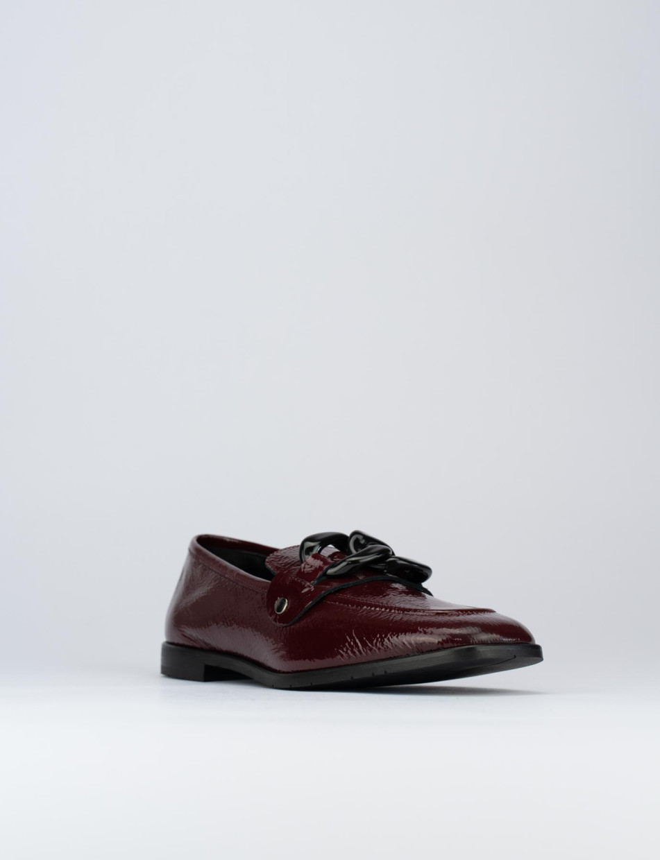 Mocassino tacco 1 cm bordo' vernice