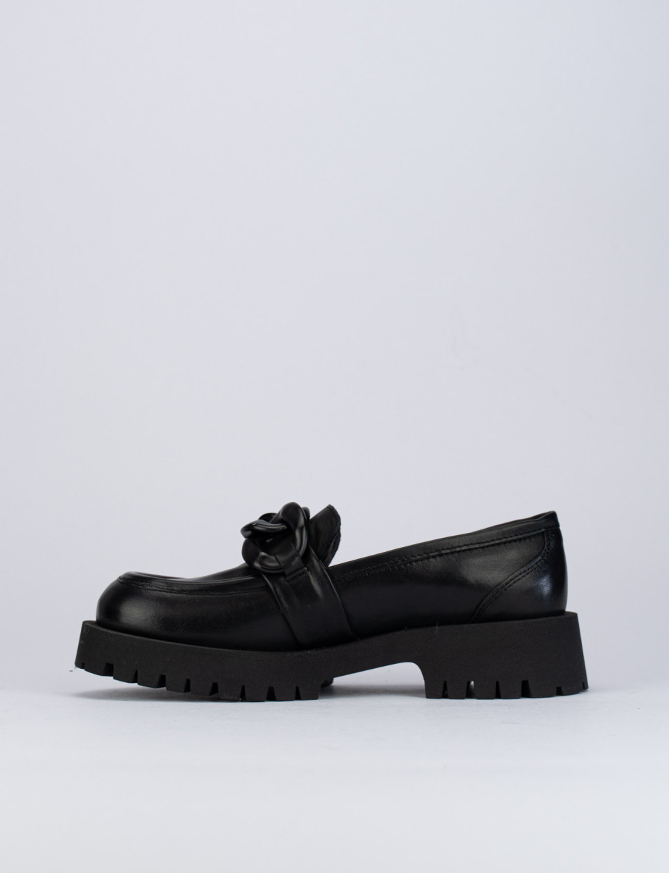 Loafers heel 1 cm black leather